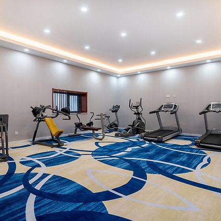 Holiday Inn Express Jinan Jingshi Road, An Ihg Hotel Kültér fotó
