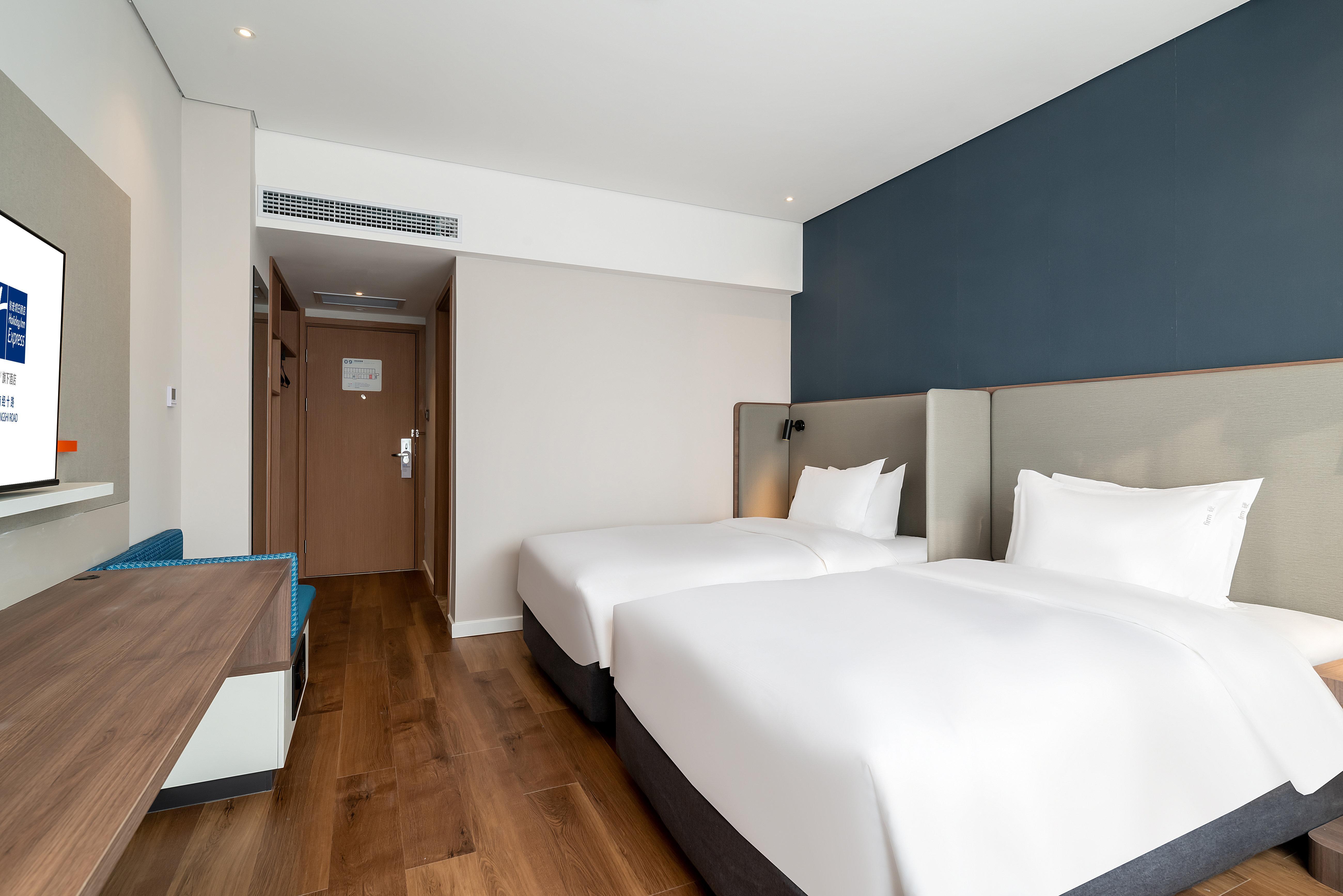 Holiday Inn Express Jinan Jingshi Road, An Ihg Hotel Kültér fotó
